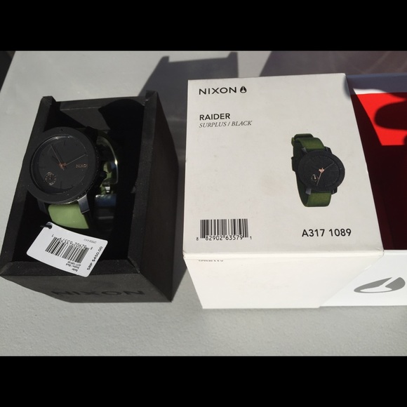 Nixon Watch - Picture 2 of 3